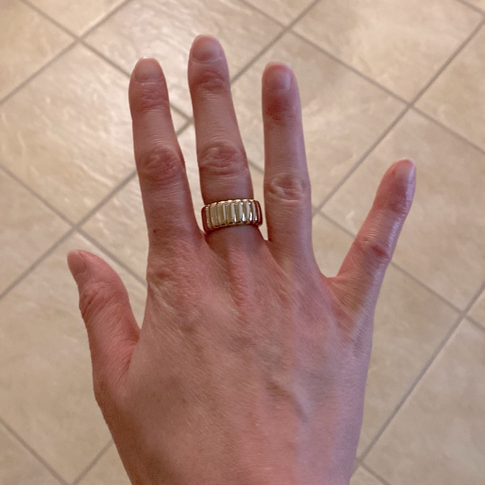 Mejuri gold ring
